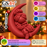 GSArt Knitted Look Meisje op Maan 14 cm &ndash; Kerstdecoratie Beeldje - Mat Donkerrood