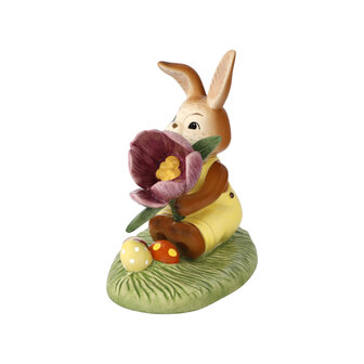 Goebel - Pasen | Decoratief beeld / figuur Haas Een krokus voor jou | Aardewerk, 12cm