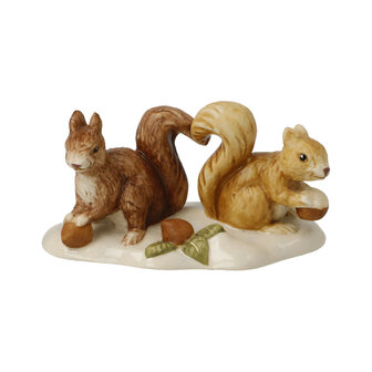 Goebel - Kerst | Decoratief beeld / figuur Eekhoorns op zoek naar voedsel