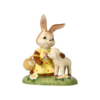 Goebel - Pasen | Decoratief beeld / figuur Haas Bunny Girl - Kleine traktatie