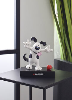 Goebel - Ed Heck | Decoratief beeld / figuur Rock On 18 | Porselein - hond - 18cm