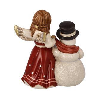 Goebel - Kerst | Decoratief beeld Sneeuwpop met Engel Gezellige winteravond rood | Aardewerk - 14cm