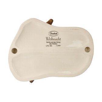 Goebel - Kerst | Decoratief beeld Kerstman - Koning van het bos | Aardewerk - 24cm - Limited Edition - 2025