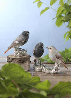 Goebel - Vogels | Decoratief beeld Vogel van het Jaar 2025 - Zwart roodstaartpaar | Porselein - 14cm