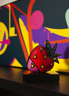 Goebel - Romero Britto | Decoratief beeld Strawberry | Porselein - Pop Art - 15cm