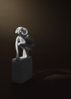 Goebel - Christel Zodiacs | Decoratief beeld Sterrenbeeld Ram vrouwelijk | Porselein - 25cm