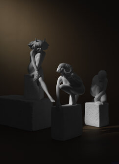 Goebel - Christel Zodiacs | Decoratief beeld Sterrenbeeld Ram vrouwelijk | Porselein - 25cm