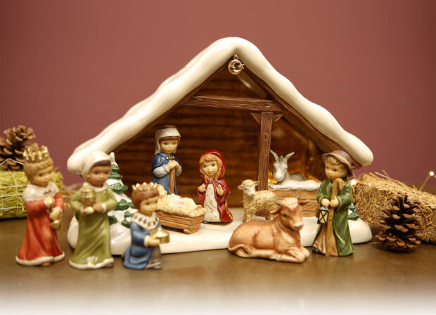 Goebel - Kerst | Decoratief beeld / figuur Kerststal set Heilige Familie | Aardewerk - 11cm