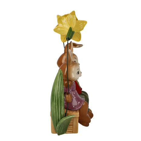 Goebel - Pasen | Decoratief beeld / figuur Haas Onze kleine wereld | Aardewerk - 18cm - Paashaas - 2024
