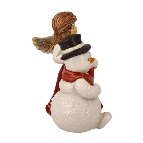 Goebel - Kerst | Decoratief beeld Sneeuwpop met Engel Gezellige winteravond rood | Aardewerk - 14cm