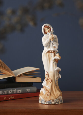 Goebel - Alphonse Mucha | Decoratief beeld Winter | Porselein - 31cm - Limited Edition - met echt goud