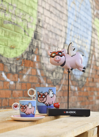 Goebel - Ed Heck | Kop en schotel Espresso When Pigs Fly | Porselein - 12cm - 100ml - 2 stuks
