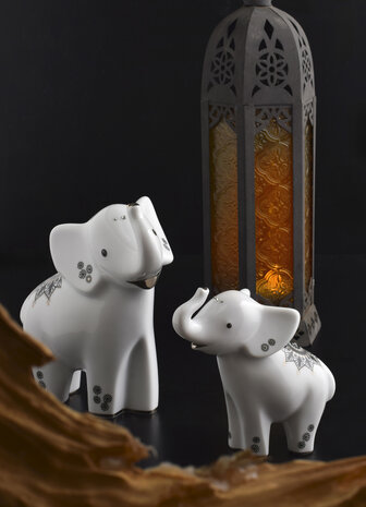 Goebel - Elephant | Decoratief beeld Kamili | Porselein - 11cm - olifant - met kristal