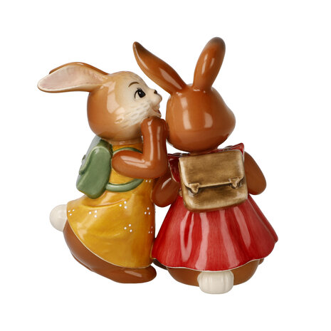 Goebel - Pasen | Decoratief beeld Haas Het geheim | Aardewerk - 11cm - Paashaas - 2026