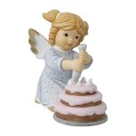 Goebel® - Nina & Marco | Decoratief beeld / figuur "Engel Een taart om te vieren" | Porselein, 9cm Goebel® - Nina & Marco | Decoratief beeld / figuur "Engel Een taart om te vieren" | Porselein, 9cm
