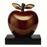 Goebel - Studio 8 | Decoratief beeld / figuur Appel - Red Temptation | Porselein - 28cm - Limited Edition - met echt goud Goebel - Studio 8 | Decoratief beeld / figuur Appel - Red Temptation | Porselein - 28cm - Limited Edition - met echt goud
