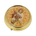 Goebel - Alphonse Mucha | Pillendoosje Lente | Metaal - 5cm - 3 vakjes Goebel - Alphonse Mucha | Pillendoosje Lente | Metaal - 5cm - 3 vakjes